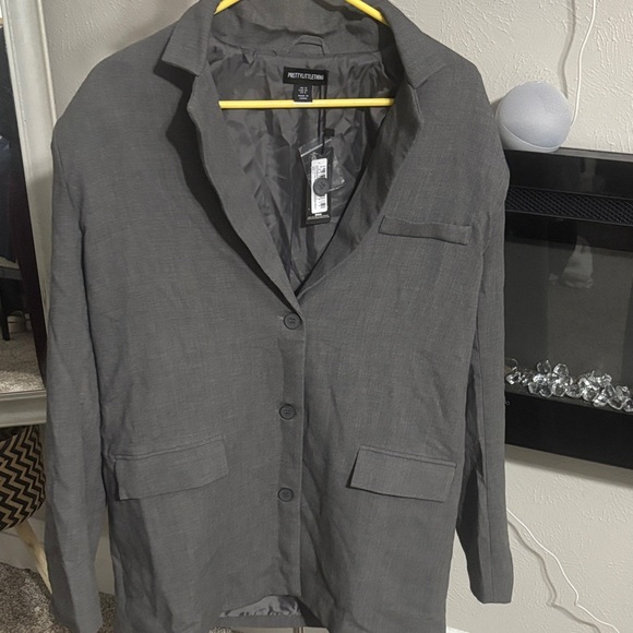 PrettyLittleThing Charcoal Blazer - Picture 1 of 3